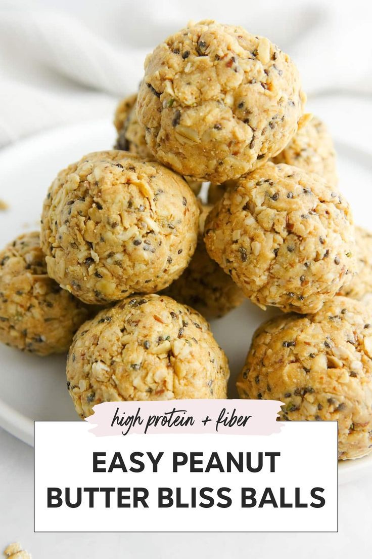 Enjoy these peanut butter protein balls for a healthy, no bake treat. They're easy to make and packed with protein powder. Try these easy protein balls with flax seed mixed with peanut butter and oatmeal for high protein energy bites. Perfect as grab and go protein snacks, these power protein balls are the ideal no bake power balls with peanut butter. Peanut Butter Bliss Balls, Healthy Peanut Butter Balls, Peanut Butter Oatmeal Balls, Protein Energy Bites, Peanut Butter Protein Balls, High Fiber Snacks, Fiber Rich Fruits, Protein Bites, Dinner With Ground Beef