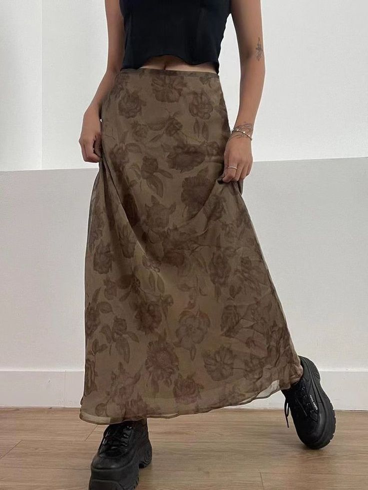 Looks Rihanna, Brown Maxi Skirts, Skirt Aesthetic, Grunge Skirt, Mesh Maxi Skirt, Style College, Floral Print Maxi Skirt, Skirt Streetwear, Skirt Y2k