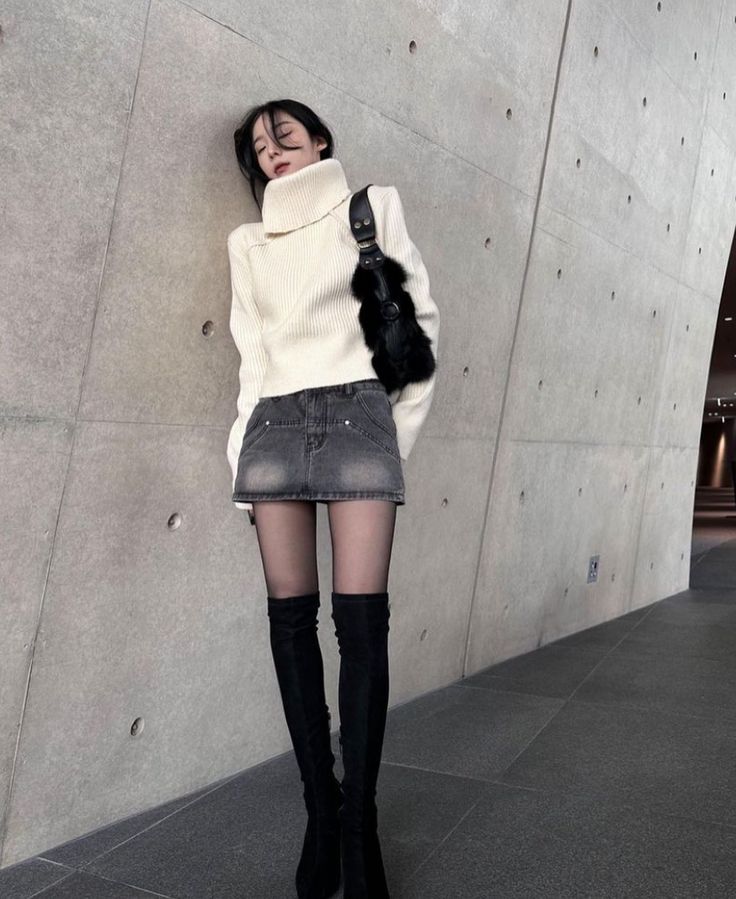 Black Jeans Skirt Outfit Winter, Fitted Jeans Outfit, Jeans Skirt Outfits, 겨울 치마 코디, Skirt Jeans Outfit, Winter Outfits With Skirts, Outfits With Skirt, Jeans Skirt Outfit, Outfits December