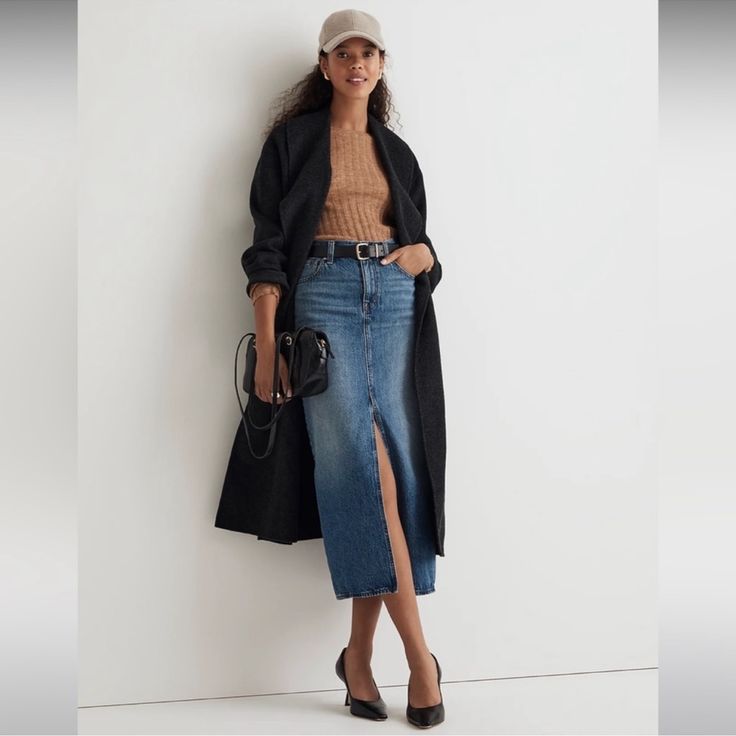 Great Condition! Purchased On Posh, But The Size Wasn’t Right For Me. Austin Fashion, Casual Denim Skirt, Austin Style, Madewell Skirt, Interesting Outfits, Summer Chic, Denim Midi Skirt, Madewell Denim, 2024 Fashion