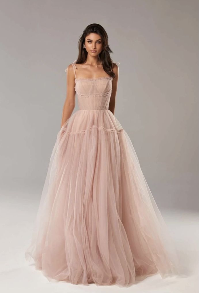 Wedding Guests Dresses, Dresses For Wedding Guests, Blush Gown, Teens Dresses, Wedding Classy, Prom 2023, Prom Inspo, Evening Gown Dresses, Wedding Hijab