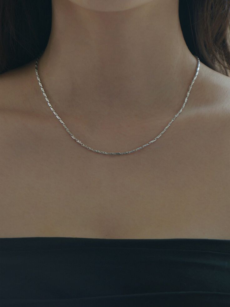 Editor's NotesGorgeous and sophisticated accessories that you will never want to take off - Unique chain necklace- Simple and skinny design goes with everyone* Gold color will have extra chargeComposition & Care- Sterling Silver (Silver 92.5)- Do not washMeasurements (in.)- Length 17.7  in.Designer- by andezvous Real Silver Necklace, Chain Silver Necklace, Silver Necklace Simple, Silver Rings Simple, Bow Necklace, Gold Fashion Necklace, Necklace Simple, Chain Silver, Neck Piece