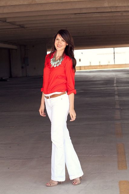 White pants... Design Homes, Hungry Girl, Formal Pants, Red Top, Wearing Red, Red Blouses, Work Attire, White Pants, Car Audio