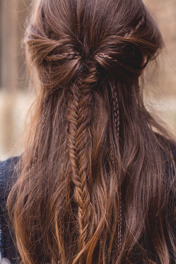 Taryncore Aesthetic, Swedish Hairstyles, Color Guard Hairstyles, Fantasy Pub, Battle Braids, Color Guard Hair, Sweet Hairstyles, Fishtail Hairstyles, Fishtail Braid