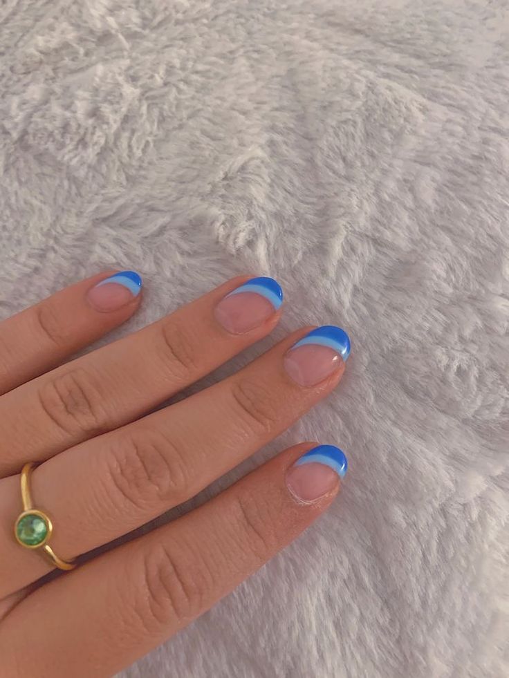 Natural Nails Blue, Nails Soft White, Vday Nails Valentines Day, Soft White Nails, Nails Blue French Tip, Nails Rounded, Nails Blue French, Gel On Natural Nails, Short Natural Nails