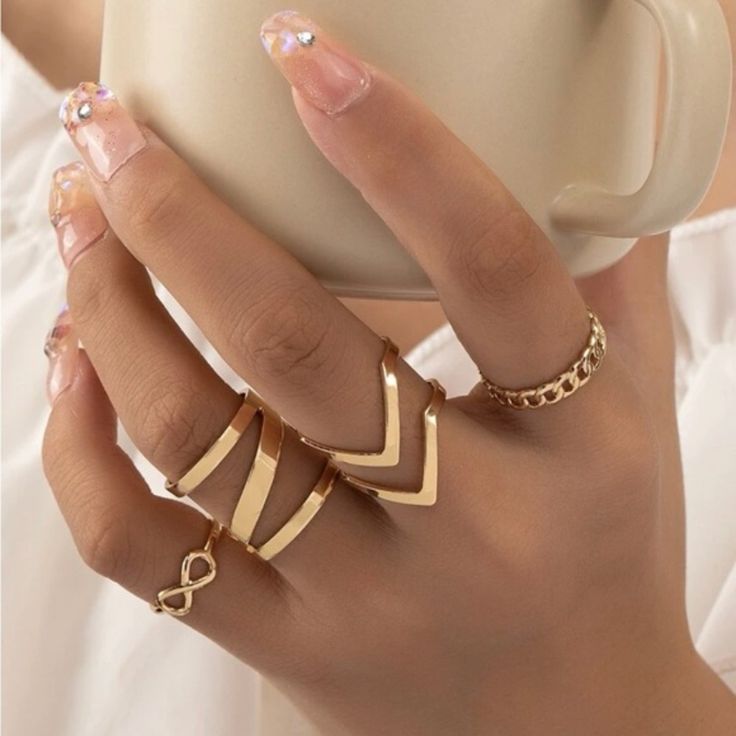 Material: Iron Ring Sizes Between 6-8 Top Rated Seller Quick Shipper Open To Offers 1800+ Listings Sold Hand Jewelry Rings, Dope Jewelry Accessories, Midi Ring Set, Sterling Silver Promise Rings, Iron Ring, Statement Accessories, Gold Charms, Gold Collar, Midi Rings