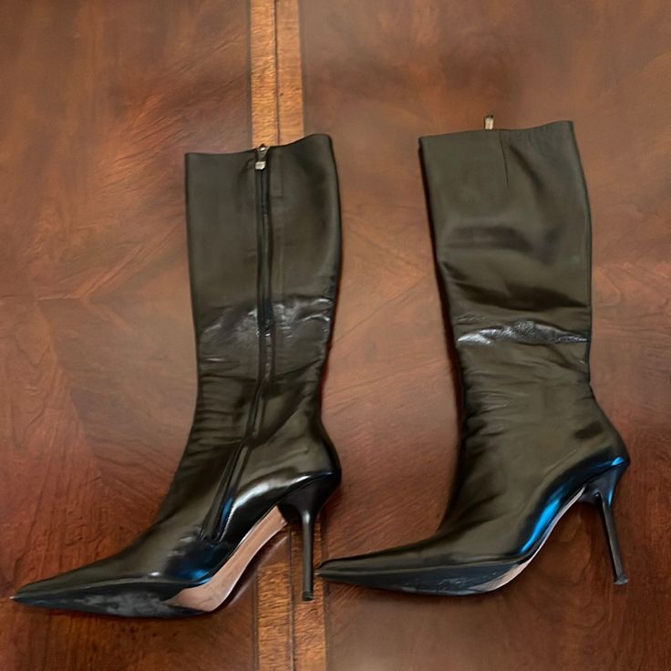 Gianmarco Lorenzi Boots! Almost Brand Brand New! Size 34,5 Wood Fit 35.5. They Run Big! Leather Is Like Butter! True Italian Quality Hand Made Boots! Would Look Gorgeous With Dress Or Skirt! Heel Hight Is 3”51. Calf Leather Boots With 4-inch Heel And Pointed Toe, Formal Fitted Knee-high Boots, Luxury Fitted Office Boots, Formal Heeled Boots With Square Toe And Medium Width, Formal Square Toe Knee-high Boots, Formal Heeled Boots With Square Toe, Formal Knee-high Boots With Square Toe, Business Patent Leather Boots With Almond Toe, Business Patent Leather Boots With Pointed Toe