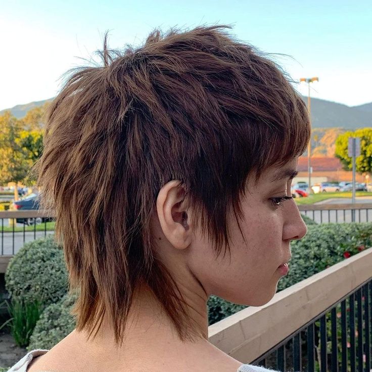 Female Mullet: The Table-Turning Trend Every Trendy Lady Needs To Keep Up With ★