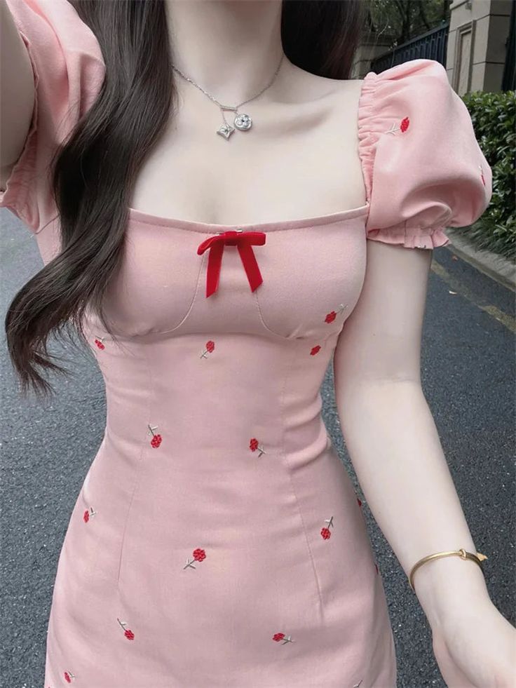 MQTIME - Short Pink Dress for Women Summer New in Bow Flower Square Neck Sweet Spicy Dress Pure Puffy Sleeves Sexy Sheath Y2k Dresses SIZE CHART SIZE(CM) BUST LENGTH SLEEVES S 80 66 22 M 84 67 23 L 88 68 24 PRODUCT SHOW