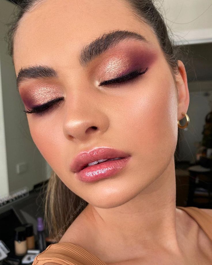 Pink And Gold Smokey Eye, Makeup Ideas Pink Eyeshadow, Smoky Pink Eye Makeup, Pink Girly Makeup, Rose Gold Smokey Eye, Pink Gold Makeup, Pink Glam Makeup, Pink Smoky Eye, Make Up Pink