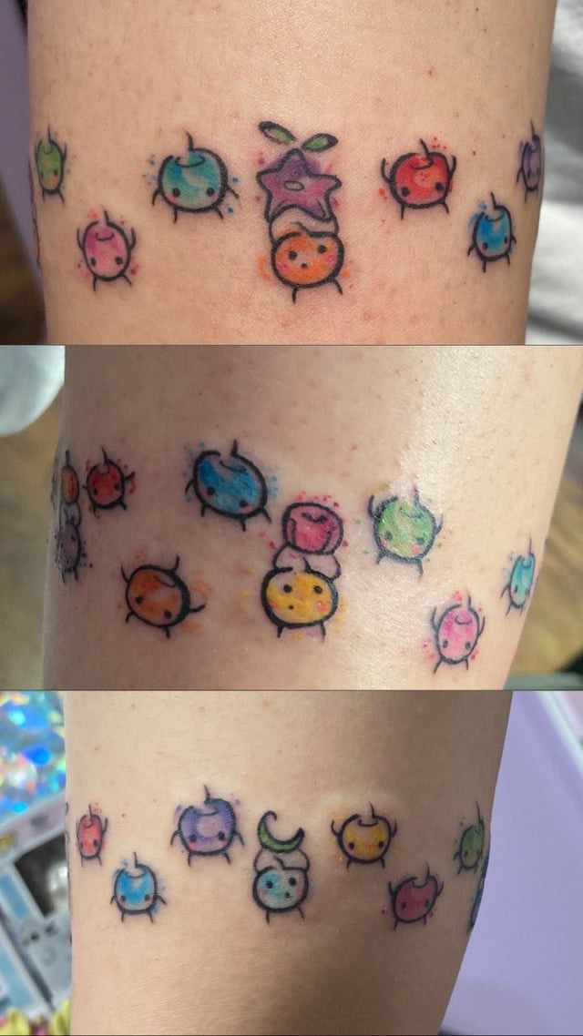 two pictures of different colored tattoos on the side of a woman's leg, one with