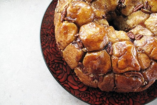 a bundt cake sitting on top of a red plate