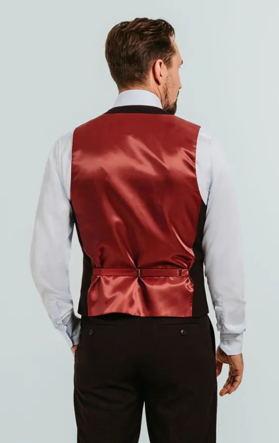 Whether you're making a statement at a formal event, a business meeting, or a special occasion, our burgundy waistcoat is the embodiment of style and sophistication. Cut to a classic regular fit that complements various body types, the burgundy hue adds a touch of excitement, ensuring you leave a lasting impression wherever you go. Burgundy Waistcoat, Wing Collar Shirt, Black Tie Tuxedo, Boys Waistcoat, Tweed Wedding, Tweed Overcoat, Harris Tweed Jacket, Burgundy Tuxedo, Wedding Waistcoats