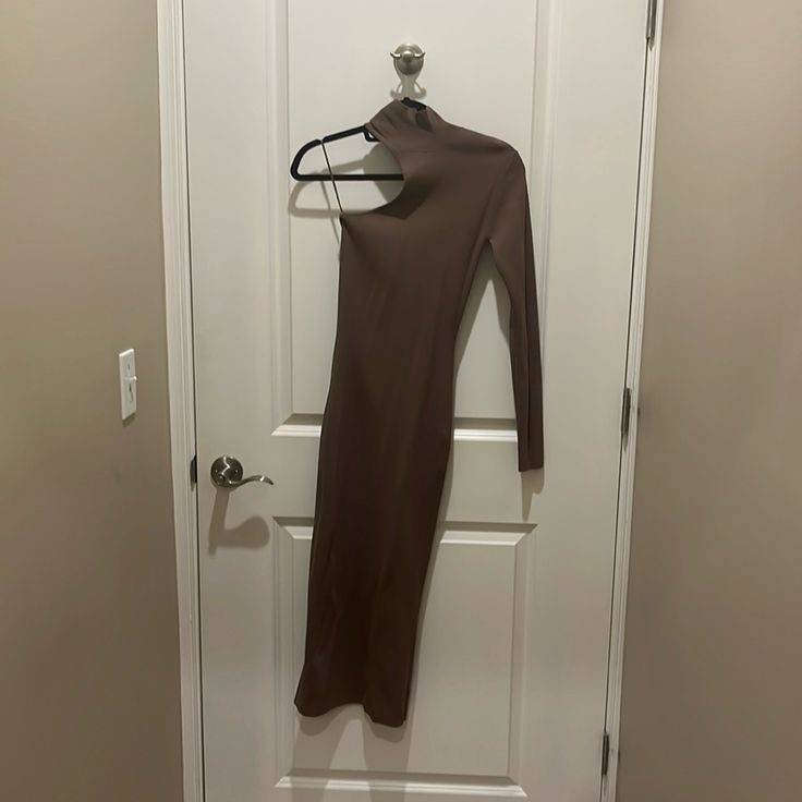 Nwt Never Worn, Odor Free Zara Brown Stretch Dresses, Zara One-shoulder Fitted Midi Dress, Zara Long Midi Party Dress, Zara Long Fitted Dress, Zara Brown Midi Dress For Night Out, Stretch One-shoulder Midi Dress For Fall, Fall One Shoulder Stretch Midi Dress, Fall One-shoulder Stretch Midi Dress, Fitted Brown One Shoulder Midi Dress