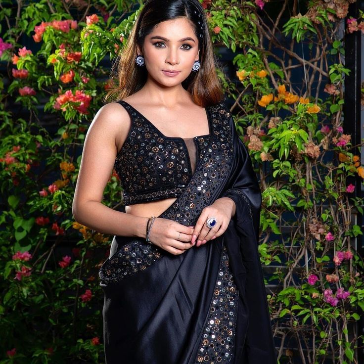 Elevate your style with this stunning black heavy traditional saree! Perfect for weddings and special occasions, this silk blend and lace saree features intricate sequin work and a designer lace border. The free size ensures a comfortable fit for any woman. 💃🏽✨ #saree #indianwedding #designer #blackbeauty #laceborder #sequinwork #freesize #womensfashion #indianfashion #traditional #elegant #Unbranded #MadeinIndia #eBay #eBaySeller #Lace #Unbranded #FreeSize #SareeBlouse #Sequin D Name, Sequence Saree, Floral Print Sarees, Saree Floral, Bridesmaid Saree, Silk Saree Kanchipuram, Blouse Details, Indian Saree Blouse, Simple Sarees