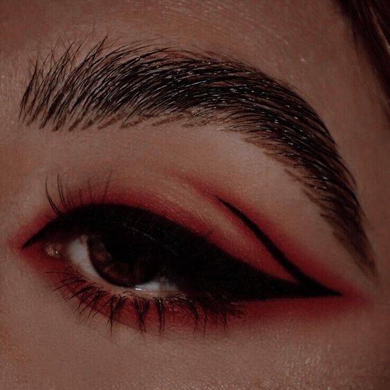 Primrose Azelhart, Azula Aesthetic, Black And Red Makeup, Red Makeup Looks, Champagne Supernova, Princess Azula, Club Makeup, Concert Makeup, Red Eyeliner