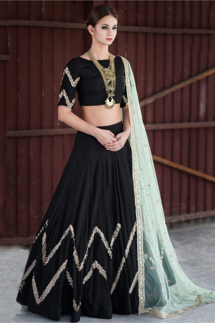 Simple Lehenga, Black Lehenga, Indian Outfits Lehenga, Lehnga Dress, Choli Designs, Lehenga Choli Online, Indian Gowns Dresses, Indian Lehenga, Ghagra Choli