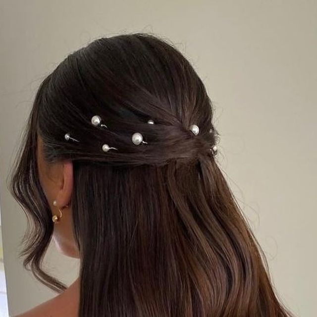 Bride With Straight Hair, Medium Hair Bride Hairstyles, Hair Pinned Behind Ears Wedding, Half Up Half Down Wedding Hair Pearls, Wedding Hair For Straight Hair, Half Up Half Down With Pearls, Straight Hair Bride, Straight Bridal Hair, Wedding Hairstyles Straight Hair