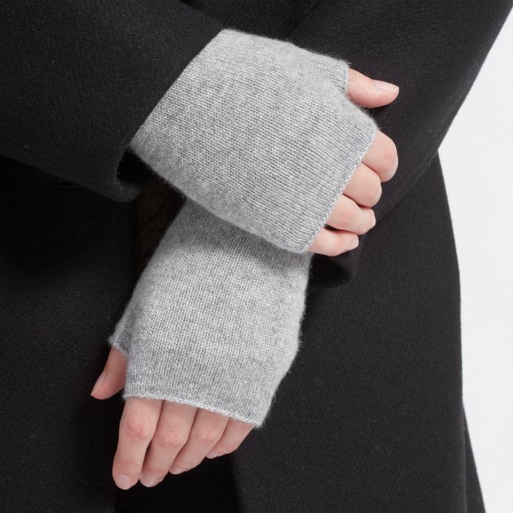 Women’s Cashmere Fingerless Glove | Everlane Gift Guide Women, Presents For Women, Best Gifts For Her, Womens Cashmere, Warm Autumn, Tres Chic, Wooden Spoons, Fingerless Gloves, Arm Warmers