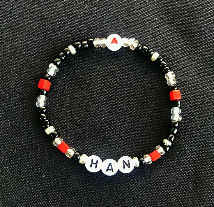 Skz Necklace, Stray Kids Bracelet, Stray Kids Members, Pop Jewelry, Jewerly Beads, Kandi Bracelets, Bead Charms Diy, Diy Bracelet Designs, Kids Bracelets