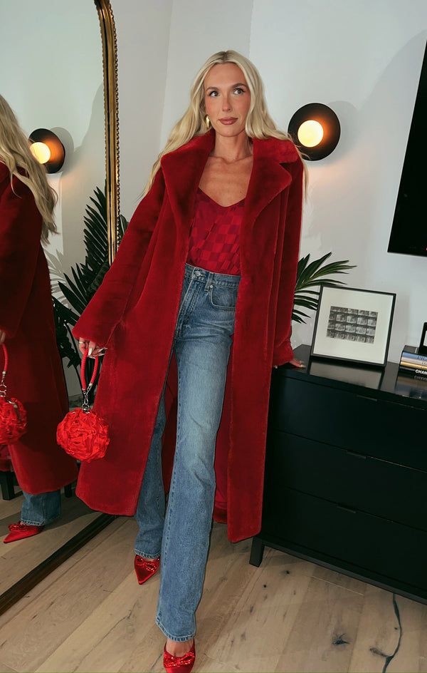 Miss Tiffy Fur Jacket ~ Red Faux Fur Winter Colorful Outfits, Red Fur Coat Outfit, Winter Outfits Colorful, Red Fall Outfits, Red Winter Outfits, Red Accessories Outfit, Christmas Style Outfit, Red Fur Jacket, Red Outfit Winter