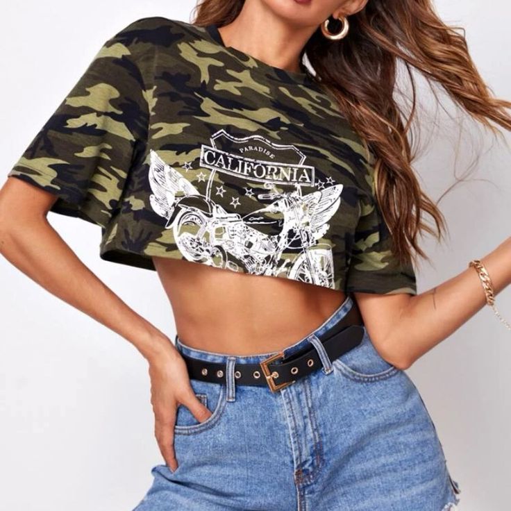 Camo Crop Top T-Shirt Never Worn Casual Camouflage Short Sleeve T-shirt, Casual Camouflage Fall Tops, Camouflage Tops For Fall Streetwear, Spring Casual Camouflage T-shirt, Casual Camouflage T-shirt For Spring, Short Sleeve Tops For Streetwear In Fall, Camouflage Crew Neck T-shirt With Graphic Print, Fall Camouflage T-shirt With Crew Neck, Fall Camouflage Crew Neck T-shirt