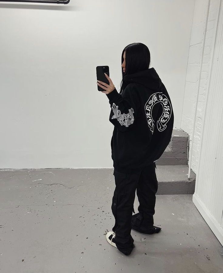 Chrome Hearts Streetwear, Chrome Hearts Hoodie Outfit, Chrome Heart Outfit, Chrome Hearts Clothing, Chrome Of Hearts, Chrome Clothing, Chrome Outfits, Chrome Hearts Jacket, Chrome Hearts Outfit