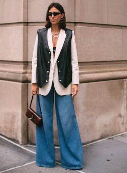 Trendy Blazer Outfits Street Styles, Oversized Vest Outfit Street Style, Layer Outfits Street Style, Gilet Outfit Women, Gilet Outfit, Layering Clothes, Waistcoat Outfit, Vest Outfits For Women, Ny Outfits