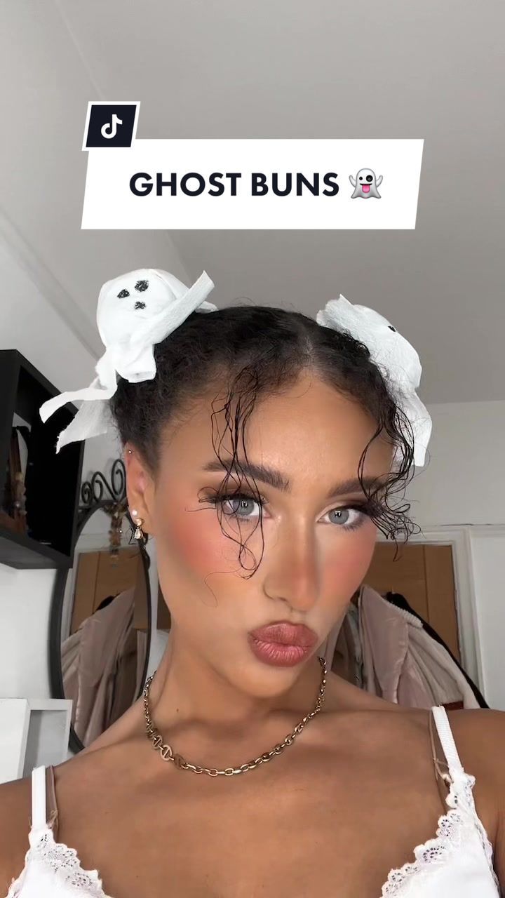 Ghost Space Buns, Ghost Hair Buns, Ghost Buns Hair, Ghost Hairstyle, Ghost Buns, Halloween Diy Hair, Wacky Hairstyles, Aesthetic Hairstyle Ideas, Spooky Board