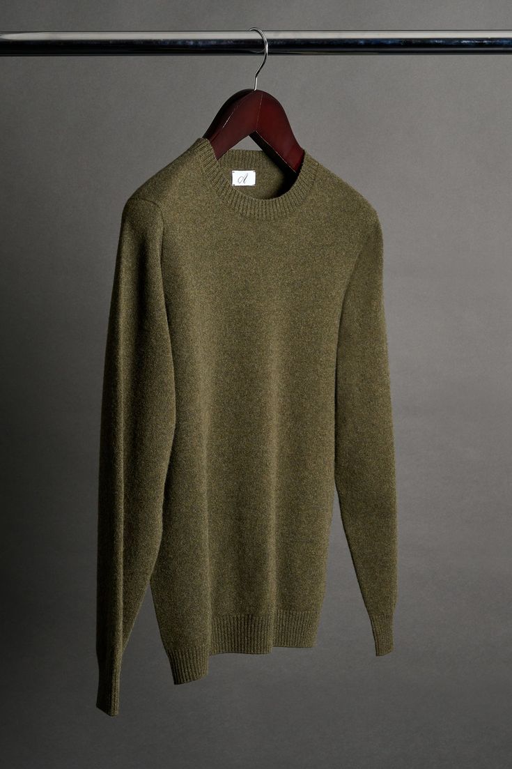 The Oliver is a butter-soft crewneck sweater made from a pure Scottish cashmere. It's extremely soft, incredibly versatile and will bring style and elegance to your everyday wardrobe. Everyday Cashmere Sweater With Ribbed Cuffs, Everyday Cashmere Sweater With Ribbed Collar, Everyday Cashmere Crew Neck Sweater, Classic Crew Neck Sweater For Everyday, Classic Fine Knit Sweater For Everyday, Classic Cashmere Crew Neck Sweater, Everyday Solid Cashmere Sweater, Everyday Cashmere Sweater, Cashmere Sweater For Layering