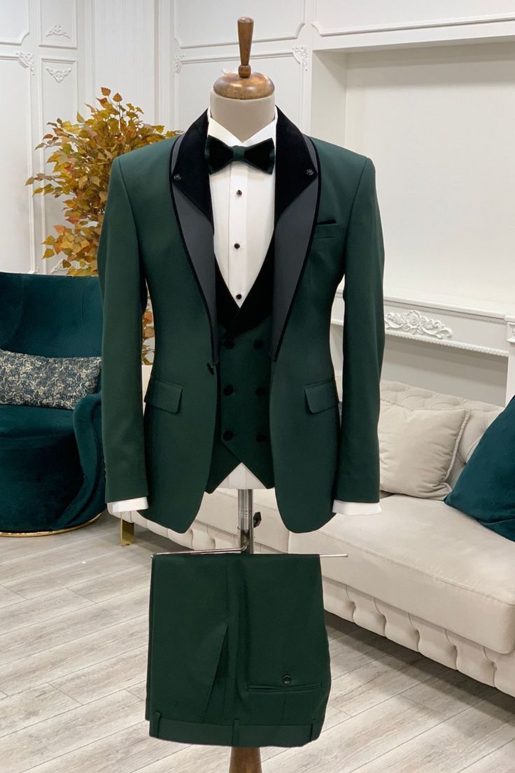 GentWith Deerfield Green Slim Fit Velvet Shawl Lapel Tuxedo Slim Fit Groom Suit, Green Suits, Shawl Lapel Tuxedo, Cool Tuxedos, Men Suits Wedding, Tuxedo Colors, Groom Party, Slim Fit Suit Men, Suits Prom