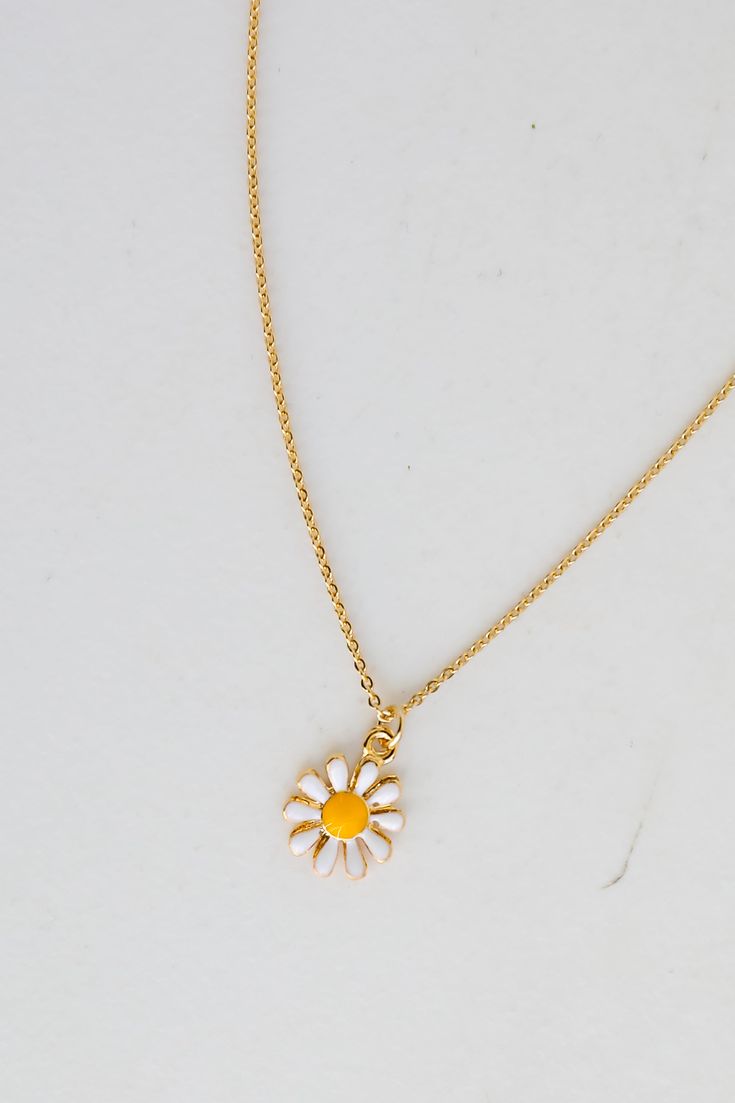 daisy necklace Cute White Charm Necklace With Adjustable Chain, Cute White Necklaces For Spring, Cute Everyday White Necklace, Trendy White Flower Necklace As Gift, Trendy White Flower Necklace For Gift, Trendy White Flower Necklace Gift, White Flower Necklace As Spring Gift, White Flower Necklace For Spring Gift, Cute White Everyday Necklace