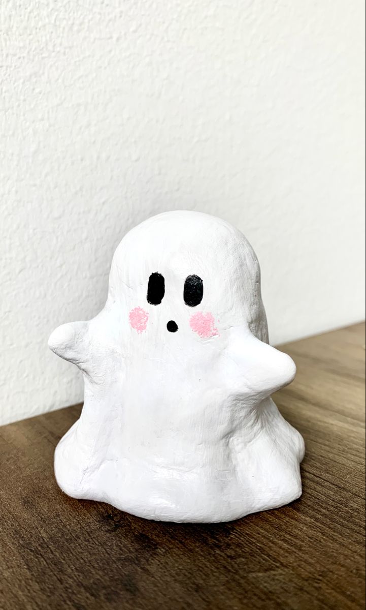 Halloween never looked so spooky and cute with this DIY Halloween Little Ghost using Airdry Clay Ghost Clay Figures, Clay Ghost Diy, Ghost Clay, Diy Halloween Home Decor, Clay Art For Kids, Clay Ghost, Haunted House Diy, Halloween Haunted House Decorations, Clay Modelling