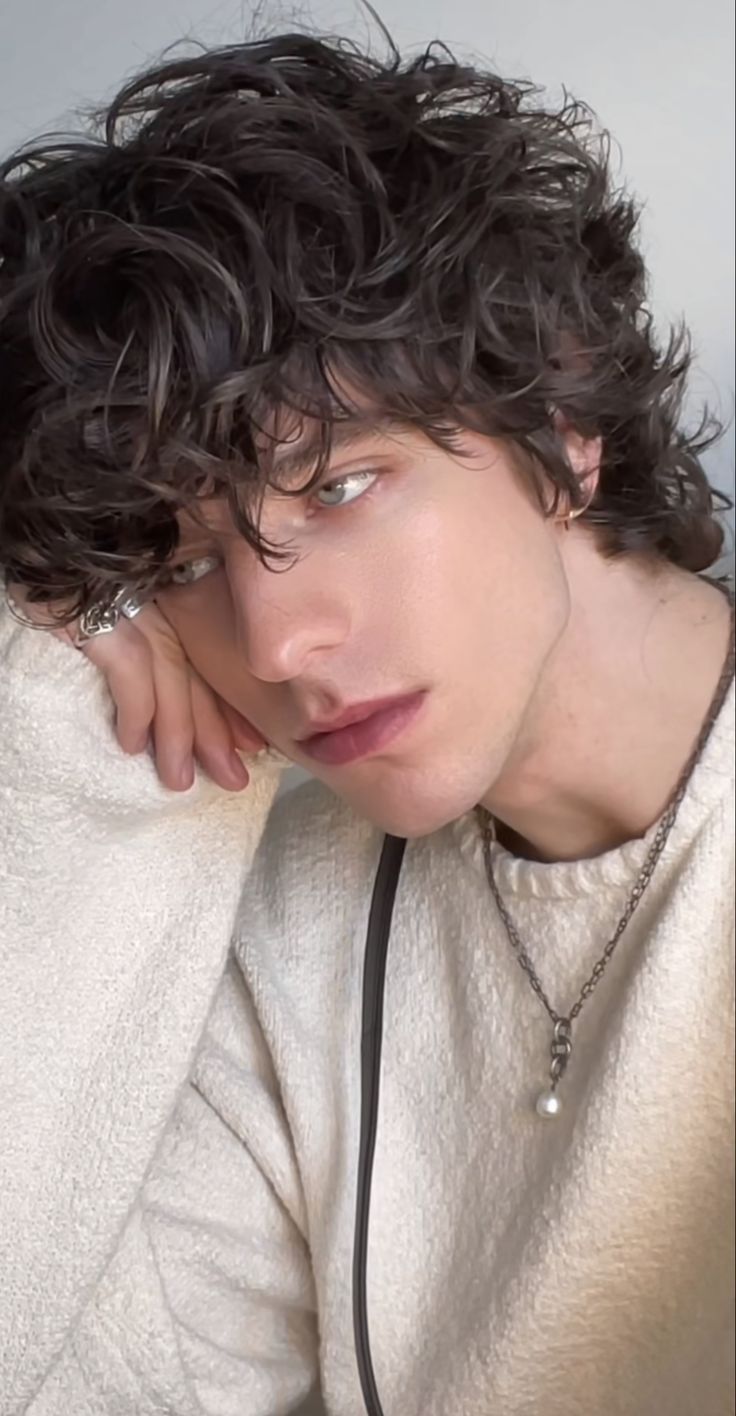 John Supnik, Hair Cuts For Men, Hair Cuts Men, Photographie Portrait Inspiration, Boys With Curly Hair, Black Curly Hair, Curly Hair Men, Fluffy Hair, Hair Reference