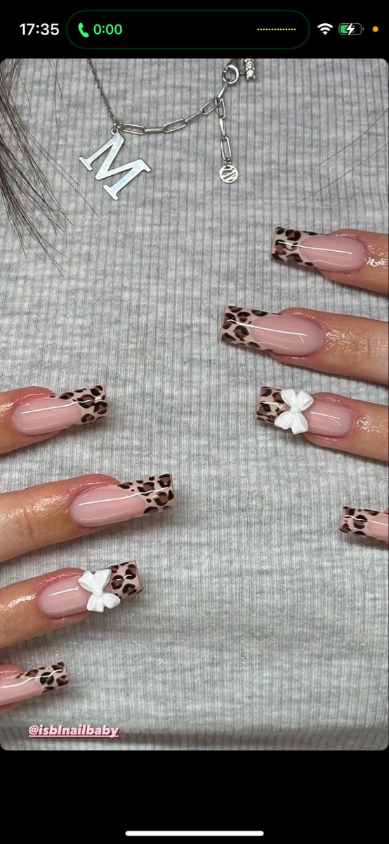 Nail Ideas Cool Designs, Leopard Print Nails Coffin, Leopard Print Nails Long, Leaped Print French Tip, Cheetah Nails With Bow, Fall Nails Unique, Cheetah Print Nail Ideas, Lepord Print French Tip Acrylics, Cheetah French Nails