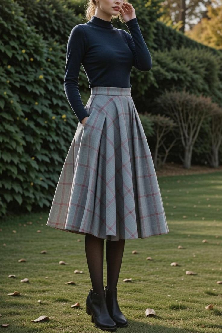 Victorian Walking Skirt Pattern, Tweed Skirt Pattern, Skirt Pockets Pattern, Knee Length Skirt Pattern, Winter Skirt Sewing Pattern, Vintage Looks For Women, Godet Skirt Pattern Making, Pleated Skirt Patterns Sewing, Free Skirt Sewing Pattern