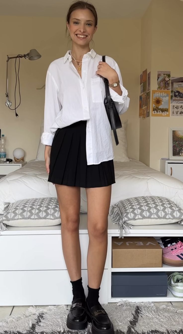 Tennis Dress Outfit, Aesthetic Tennis, Outfit Tennis, Tennis Dresses, Tennis Aesthetic, Tennis Skirt Outfit, Tennis Outfit, Neue Outfits, Elegante Casual