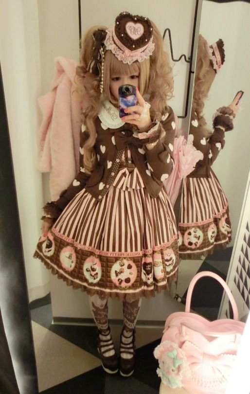 Angelic Pretty - Melty Chocolate Neapolitan Core, Choco Girl, Wine Instagram, Chocolate Shoes, Choco Biscuit, Neapolitan Ice Cream, Lolita Outfits, Pink Chocolate, Chocolate Mint