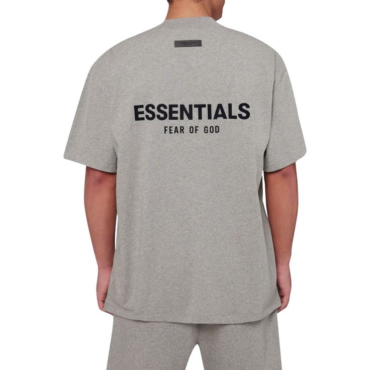 Enhance Your Wardrobe With The Fear Of God Essentials Tee For Spring/Summer 2022. This Contemporary Top Is Constructed From A Dark Oatmeal Grey Tone. Showcasing A Relaxed Fit And Minimalist Design, This T-Shirt Is Perfect For Any Occasion. Brand : Fear Of God Essentials Colorway : Dark Oatmeal Release Date : 06/15/2022 Style Code : 125bt212063f Material : Cotton We Are An Authorized And Trusted Dealer Of Top Designer Brands Of Clothing, Footwear, And Accessories. We Offer A Wide Range Of Product Summer Loungewear Top With Logo Print, Essential Cotton Top With Letter Print, Essential Summer Crew Neck Top, Summer Relaxed Fit T-shirt, Summer Relaxed Fit Shirt With Logo Print, Essential Relaxed Fit Summer Tops, Relaxed Fit Logo Print Top, Logo Print Short Sleeve Tops For Loungewear, Short Sleeve Logo Print Tops For Loungewear