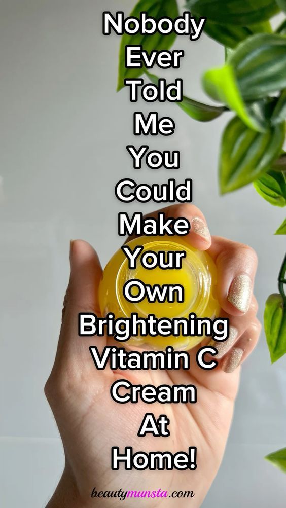 Nobody ever told me you could make your own diy vitamin c cream at home! Day Skincare Routine, Vitamin C Products, Vitamin C Toner, Best Wrinkle Cream, Diy Face Cream, Benefits Of Vitamin C, Regular Skin Care Routine, Vitamin C Cream, Natural Beauty Hacks