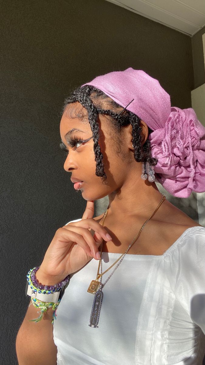 Loc With Scarf, Spiritual Head Wrap, Bohemian Hairstyles Black Women, Head Raps Styles, Headwrap Aesthetic, Outfits With Headwraps, Braid With Scarf, Headscarf Styles, Scarf Braid