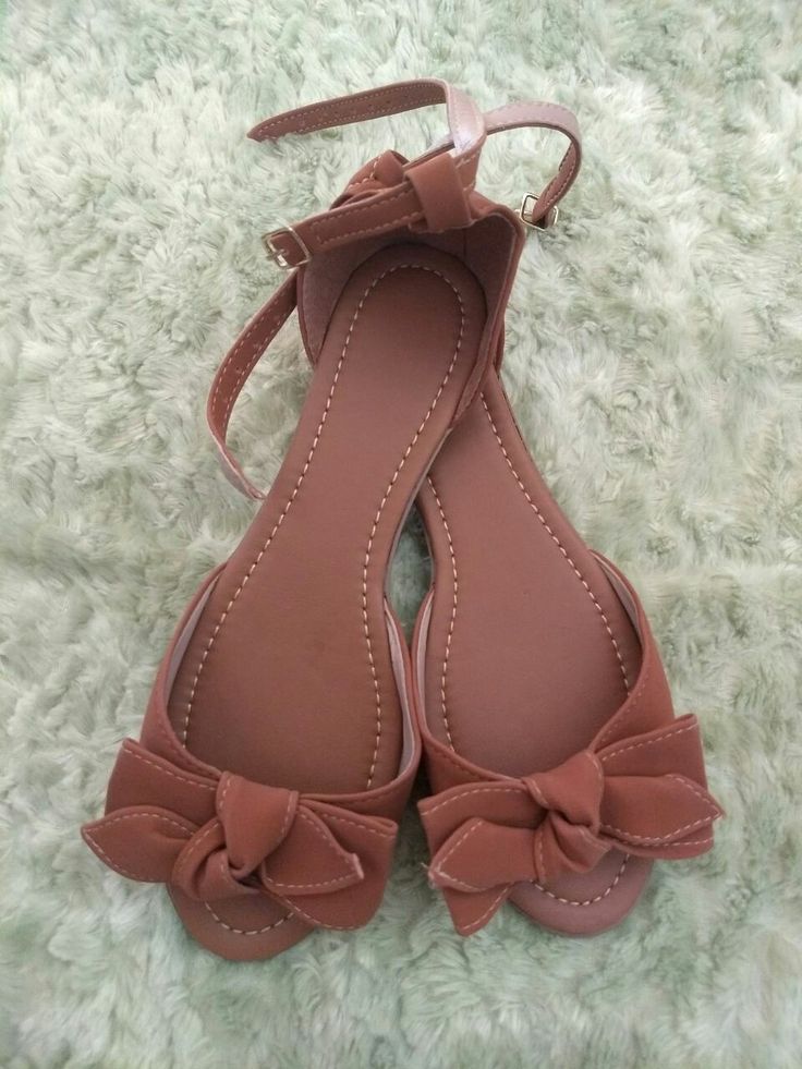 Footware For Women, Spring Work Shoes, Diy Wedding Shoes, Flat Sandals Wedding, Wedge Wedding Shoes, Girly Shoes, Bow Flats, Valentino Shoes, Prom Shoes