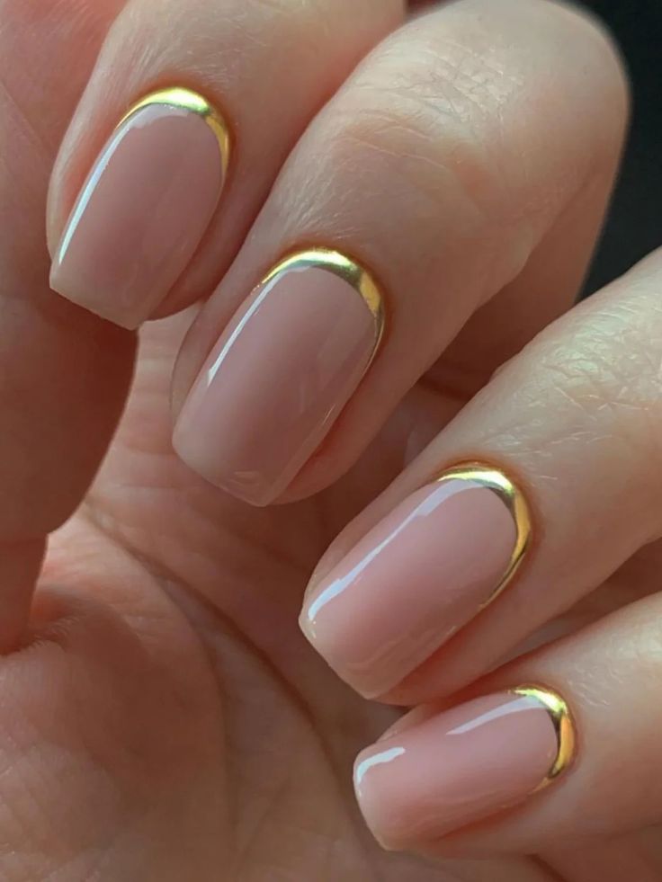 Gold Gel Nails, Hello Nails, Nail Art Trends, Spring Nail Designs, Subtle Nails, Cozy Season, Trim Nails, Spring Nail, Elegant Nails