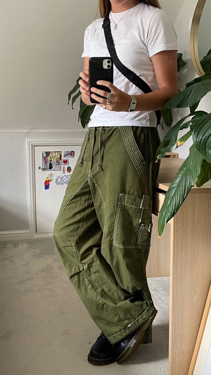 Green Outfit Masc, Masculine Casual Outfits, Oldschool Outfit Women, Masc Boho Outfits, Spring Masc Outfits, Summer Outfits Androgynous, Femme Masc Outfits, Transmasc Style, Non Binary Fashion Androgynous Style