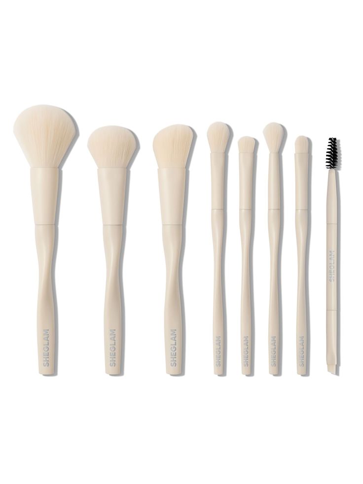 PRICES MAY VARY. 8 DIFFERENT BRUSHES: Create any glam look you could imagine with this set of essential beauty brushes SOFT BRISTLES: Made with ultra-soft bristles, these brushes apply product like a dream PRO CORE KIT: Every brush you need to create an unforgettable glam PRO CORE KIT: Every brush you need to create an unforgettable glam ERGONOMIC HANDLES: Easy to hold for maximum comfort CRUELTY-FREE: Leaping Bunny Approved Preppy Makeup Brushes, Wedding Makeup Kit, Make Up Brushes Aesthetic, Aesthetic Makeup Brushes, Trending Makeup Products, Flawless Makeup Tutorial, Strobing Makeup, Clean Makeup Brushes, Essential Makeup Brushes