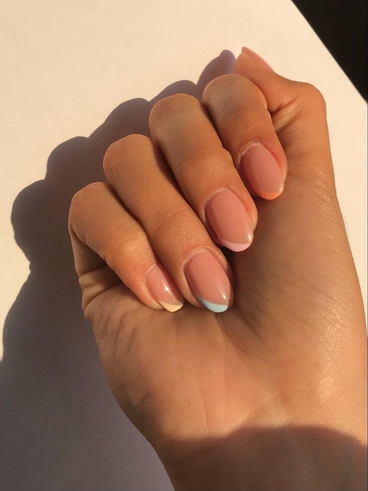 Neutral Nails With A Pop Of Color, Nails With Neutral Base, Neutral Nails With Pop Of Color, Three Tone Nails, Neutral Hawaii Nails, Teacher Nails Designs Simple, Minimalist Nails 2023, Short Nail Designs Neutral, Trendy Minimalist Nails Short