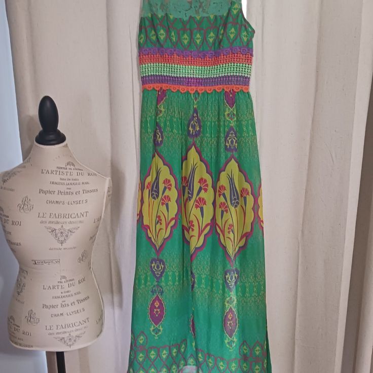 Hemant & Nandita Green Silk Maxi Dress (New Without Tags) Bohemian Elegance With This Hemant & Nandita Green Silk Maxi Dress. Adorned With Intricate Embroidery, This Dress Is A Masterpiece Of Boho-Chic Fashion. Note: Comes From A Smoke-Free Home. Please Review All Photos And Details Before Making Your Purchase. Green Bohemian Maxi Dress With Print, Green Boho Print Long Maxi Dress, Green Bohemian Printed Maxi Dress, Green Sundress Maxi Dress For Festival, Fitted Bohemian Maxi Dress With Vibrant Print, Green Flowy Dress For Festival, Casual Summer Dress For Festive Occasions, Casual Summer Festive Dress, Casual Multicolor Festive Dress