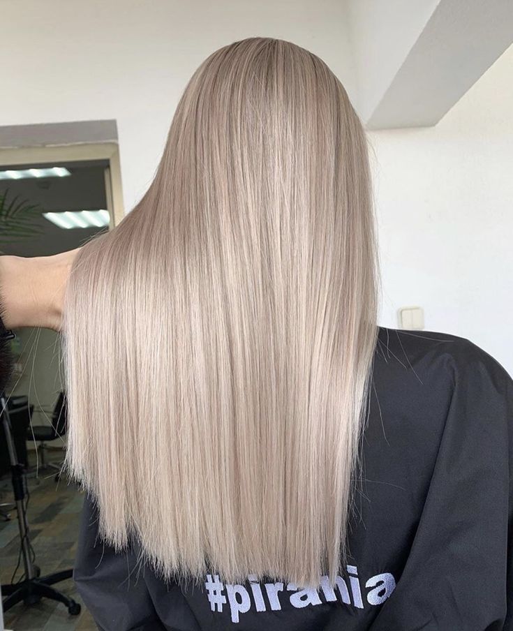 White Silver Blonde Hair, White Ashy Blonde Hair, Ash Platinum Hair, Flaxen Blonde Hair, Ashy Light Blonde Hair, Cold Blonde Hair Ash, Bad Blonde Hair, High Balayage Blonde, Ash Platinum Blonde Hair