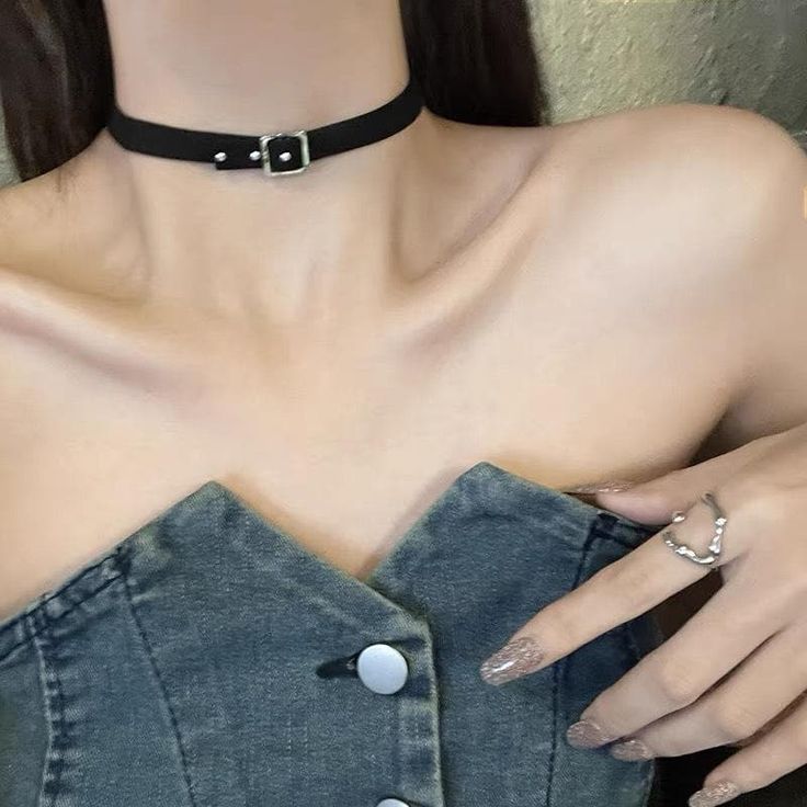 Length: 31-40cm Trendy Silver Choker Fashion Accessory, Black Heart-shaped Metal Chain Necklace, Adjustable Minimalist Chain Necklace Choker, Trendy Metal Choker, Adjustable Gothic Choker With Chain, Adjustable Gothic Chain Choker, Adjustable Chain Choker Necklace, Gothic Clavicle Chain Choker For Party, Edgy Chain Choker As A Gift