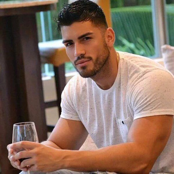 Imagem embutida Hot Mexican Men, Hispanic Men, Spanish Men, Latin Men, Latino Men, Mexican Men, Mens Fashion Classy, African Beauty, Good Looking Men